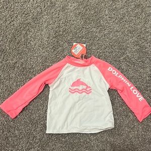 NWT rashguard